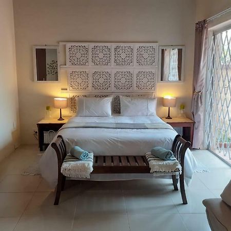 Summerstrand Self Catering For Two Порт-Элизабет Экстерьер фото