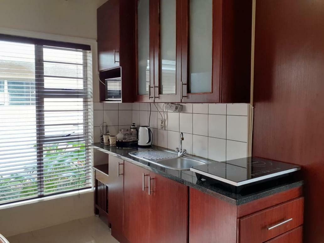 Summerstrand Self Catering For Two Порт-Элизабет Экстерьер фото